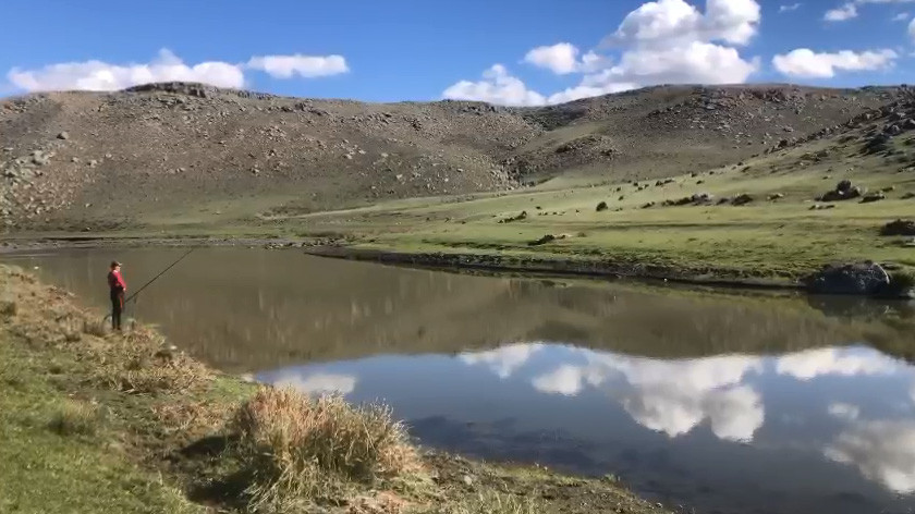 Karslı Amatör Balıkçılar Kış Öncesi Kars Çayı'nda Av Mesaisine Başladı