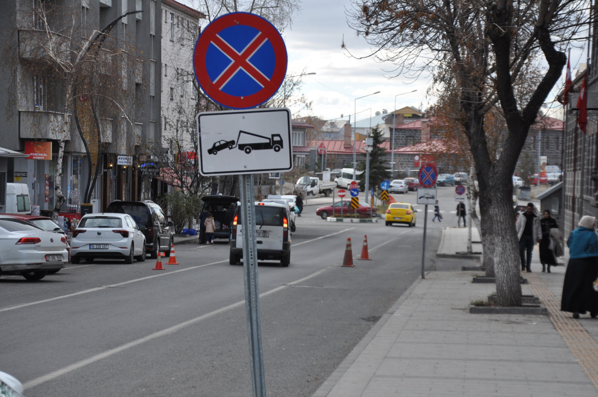 Şehir İçi Trafiğinin Arapsaçına Döndüğü Gazi Kars, Duba’lar Şehri Oldu!